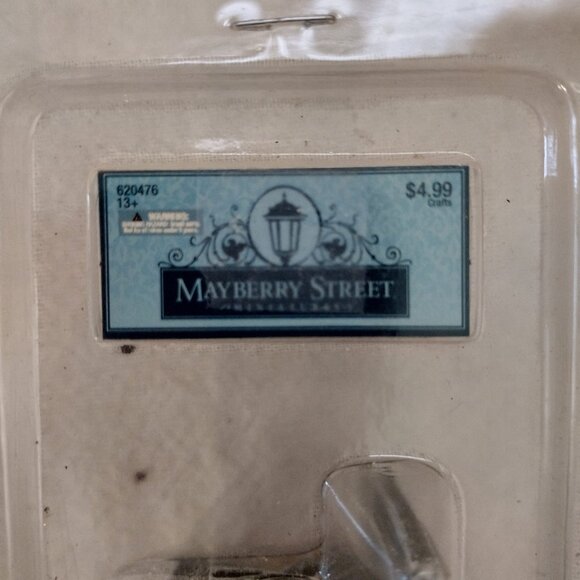 NIP Hobby Lobby Mayberry Street Resin Garden Bench. - Picture 5 of 7